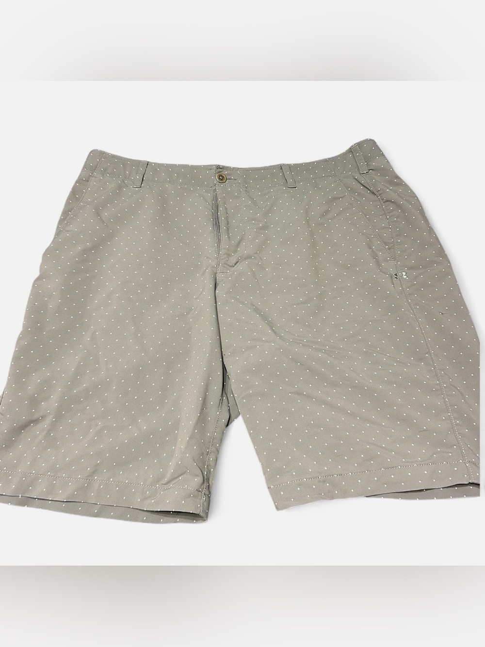 Mens Under Armour Heatgear UA Chino Gray With White Dots Golf Shorts Size 40”